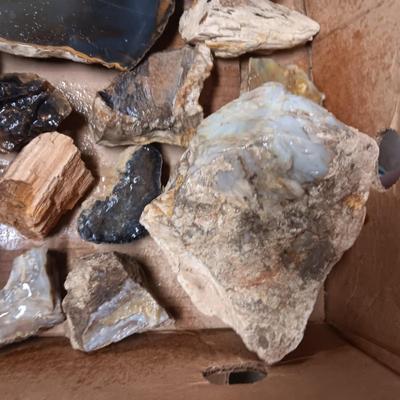 MEDIUM - LARGE ROCKS (2)