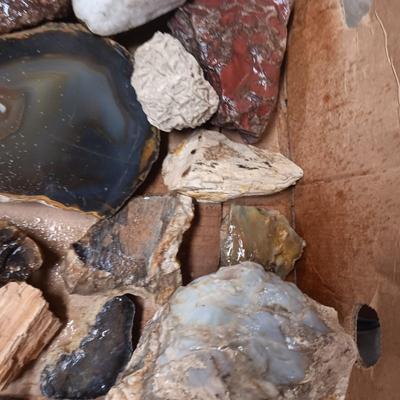 MEDIUM - LARGE ROCKS (2)