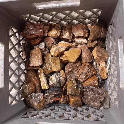 SMALL - MEDIUM ROCKS (4)