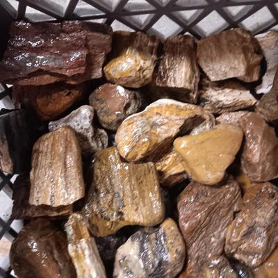 SMALL - MEDIUM ROCKS (4)