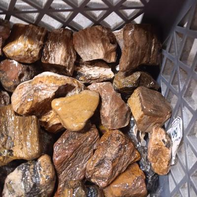 SMALL - MEDIUM ROCKS (4)