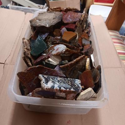 VARIOUS SIZES OF CUT ROCK