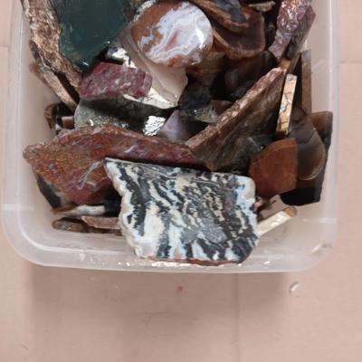 VARIOUS SIZES OF CUT ROCK