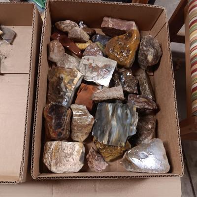 MEDIUM SIZE ROCKS (6)