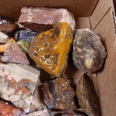 MEDIUM SIZE ROCKS (6)