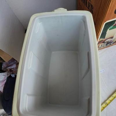 Vintage Coleman 'Oscar' Green and White Cooler- In Original Box