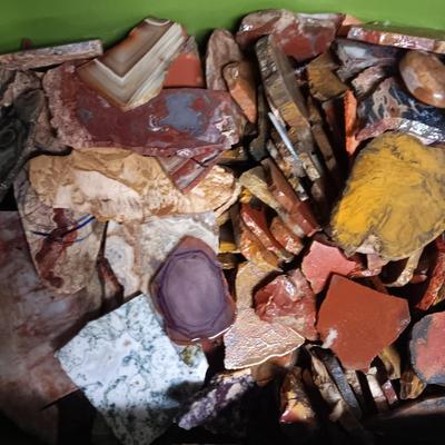 VARIOUS SIZES OF CUT ROCK