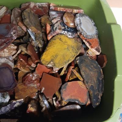 VARIOUS SIZES OF CUT ROCK