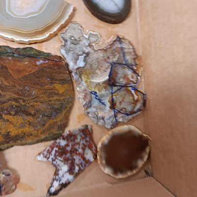 VARIOUS SIZES OF CUT ROCK
