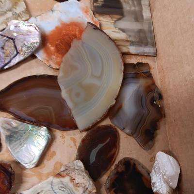 VARIOUS SIZES OF CUT ROCK