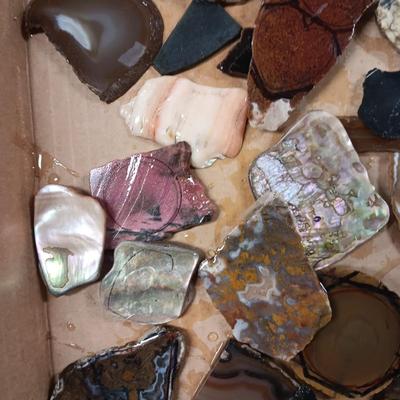 VARIOUS SIZES OF CUT ROCK