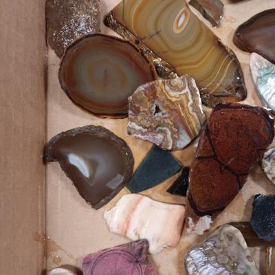 VARIOUS SIZES OF CUT ROCK