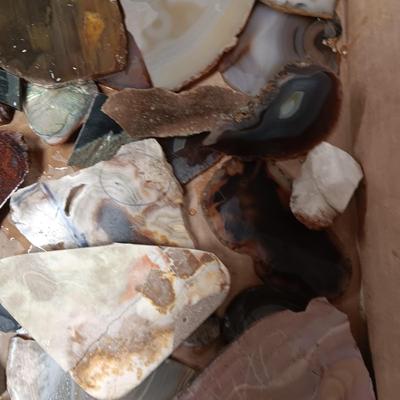 VARIOUS SIZES OF CUT ROCK
