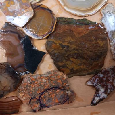 VARIOUS SIZES OF CUT ROCK