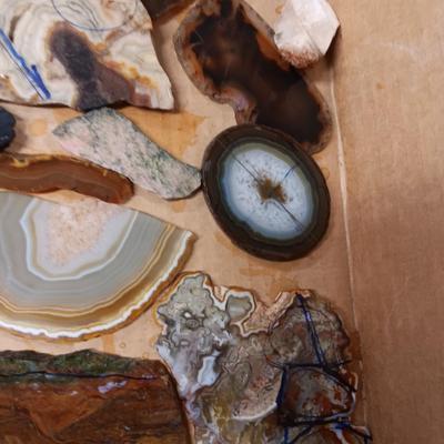 VARIOUS SIZES OF CUT ROCK