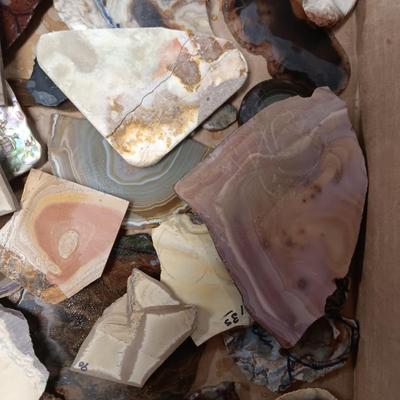 VARIOUS SIZES OF CUT ROCK