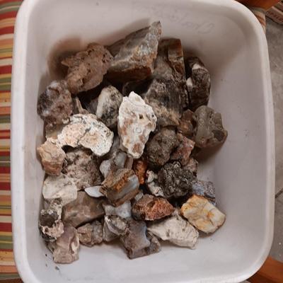 SMALL - MEDIUM ROCKS (5)