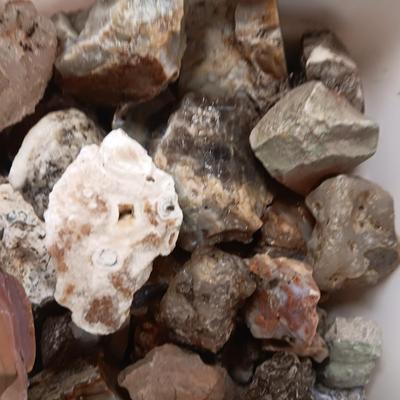 SMALL - MEDIUM ROCKS (5)