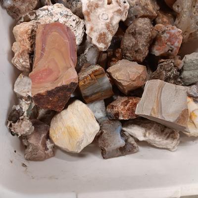 SMALL - MEDIUM ROCKS (5)