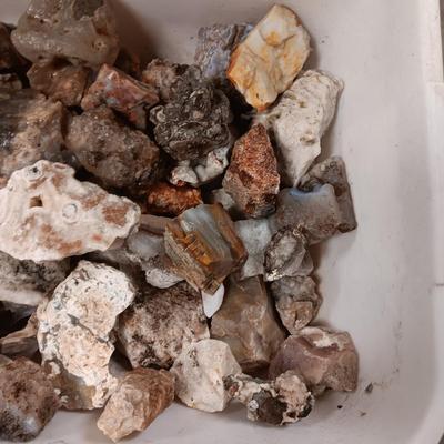SMALL - MEDIUM ROCKS (5)