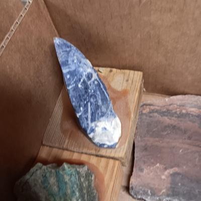 TIGER EYE AND OTHER ROCKS