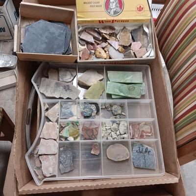 SMALL - MEDIUM CUT ROCKS, 1 MARKED JADE