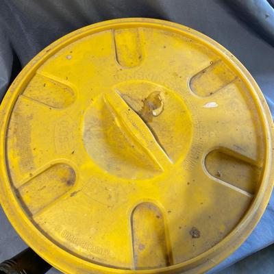 Oil pan