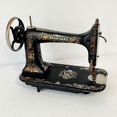 STANDARD ~ Vtg. Rotary Sewing Machine