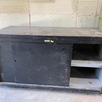 Storage cabinet