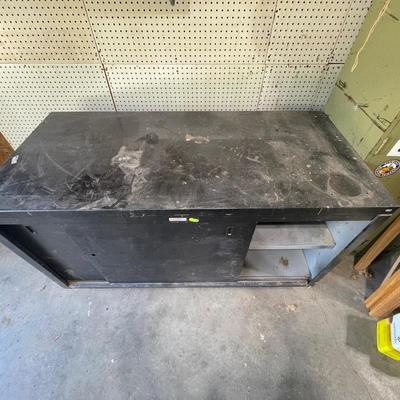Storage cabinet