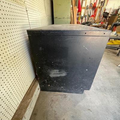 Storage cabinet