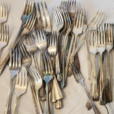 Silverware | Mixed Flatware Lot of Knives, Forks & Spoon