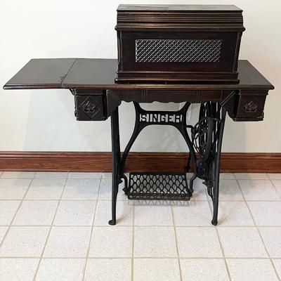 SINGLE ~ Vtg. Sewing Machine On A Cast Iron Base ~ *Read Details