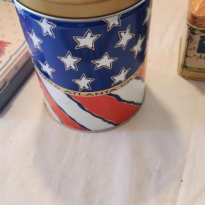 Gorgeous collectible and vintage, tin,metal.