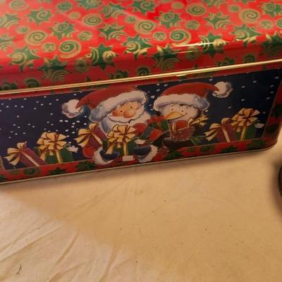 Gorgeous collectible and vintage, tin,metal.