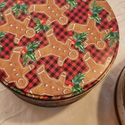 Gorgeous collectible and vintage, tin, metal