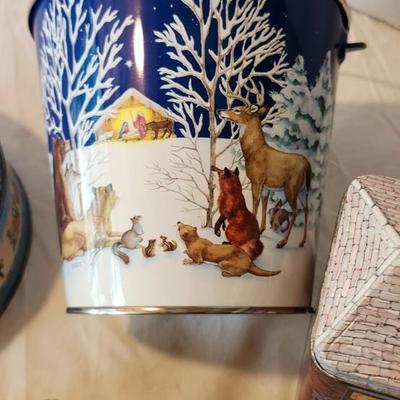 Gorgeous collectible and vintage, tin, metal