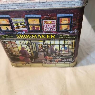Gorgeous collectible and vintage, tin, metal