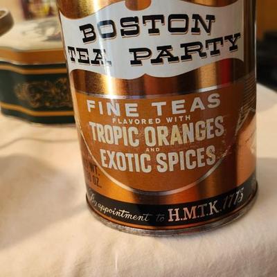 Gorgeous collectible and vintage, tin, metal