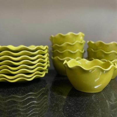 Ambiance Collection Green Ruffle Salad Plates and Bowls, 16 pieces
