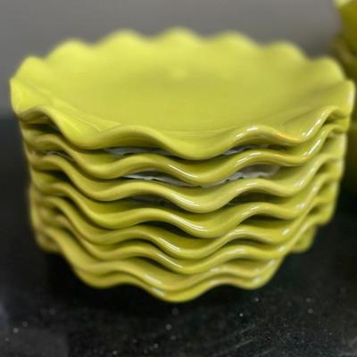 Ambiance Collection Green Ruffle Salad Plates and Bowls, 16 pieces