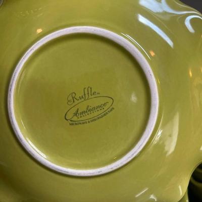 Ambiance Collection Green Ruffle Salad Plates and Bowls, 16 pieces