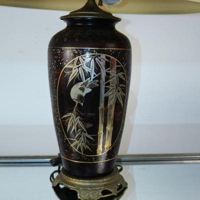 Vintage Chinese Porcelain Lamp