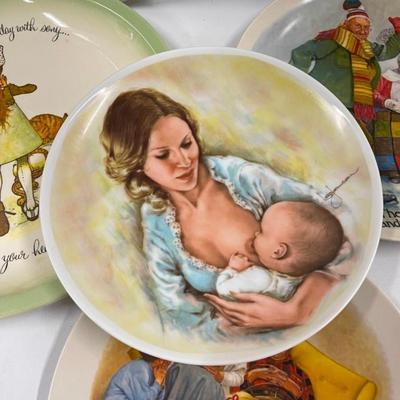 Lot of Vintage Collector's Plates