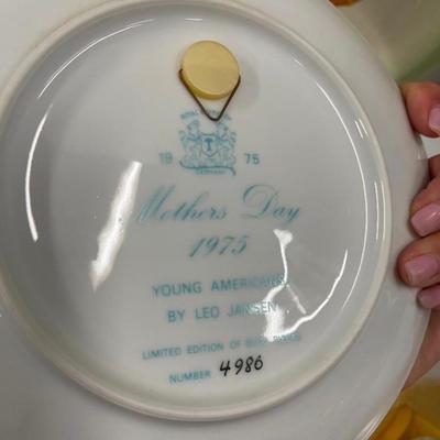 Lot of Vintage Collector's Plates