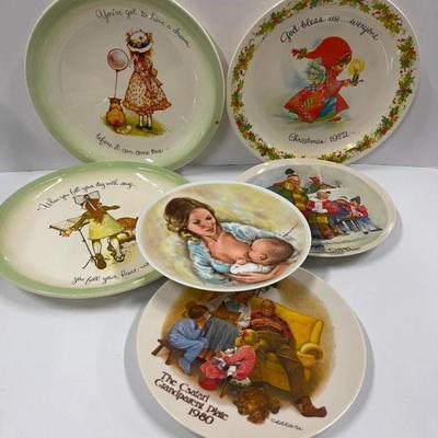 Lot of Vintage Collector's Plates