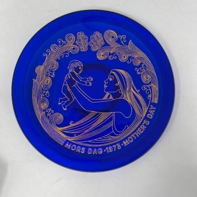 Vintage 1973 Orrefors Mother's Day Plate