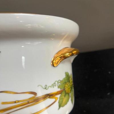 Royal Worcester Evesham Gold Rim Covered Casserole