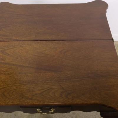 Vintage Queen Anne Style Flip Top Game Table