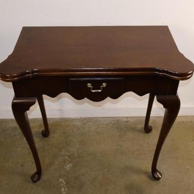 Vintage Queen Anne Style Flip Top Game Table